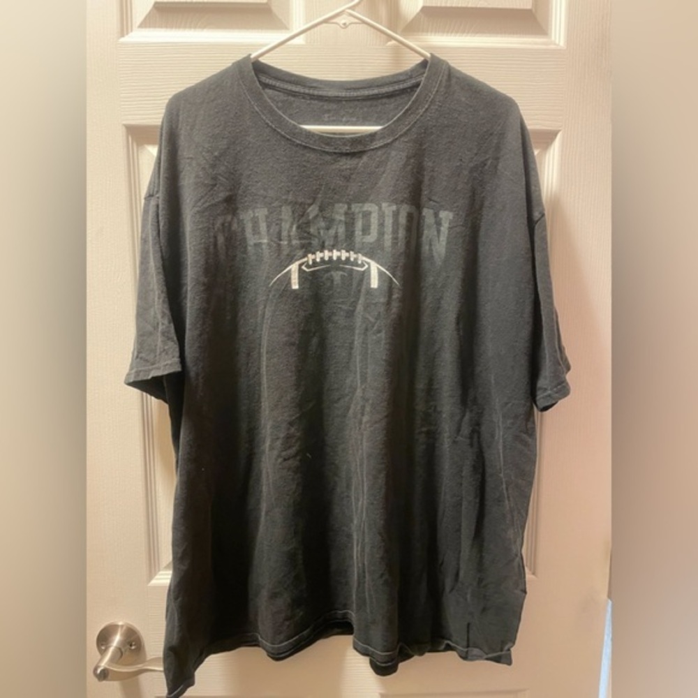 10/$20🔥Champion t‎ shirt - Picture 1 of 2